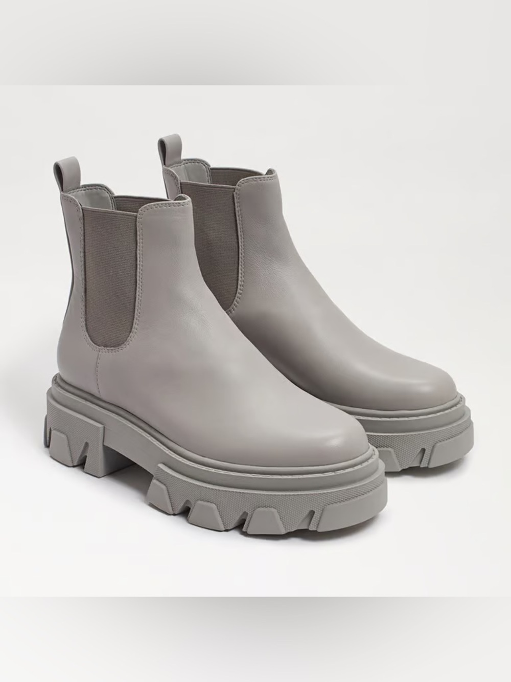 Sam Edelman | Daelyn Chelsea Boot size 9 NIB - Picture 1 of 6